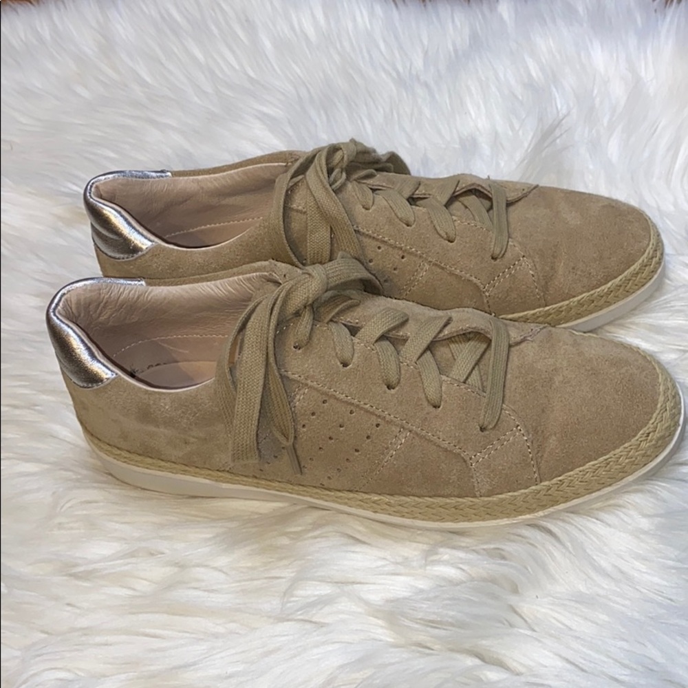 J Slides in PERFECT condition nordstrom nude suede size 7.5